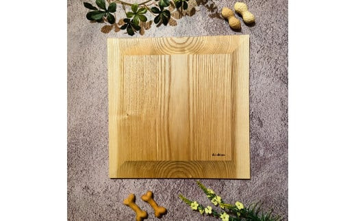 【タモ】食卓に温かみを与えてくれます。