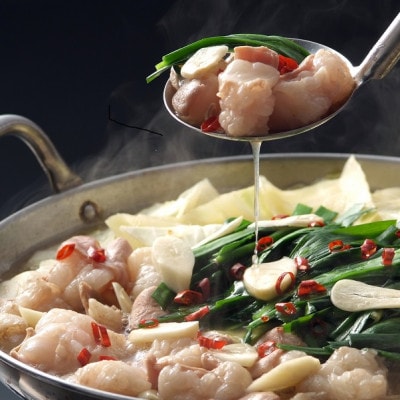 博多黒豚一口生餃子(3パック分け75個)ともつ鍋(2.5人前) 少人数様向け福岡ブランドセット【配送不可地域：離島】