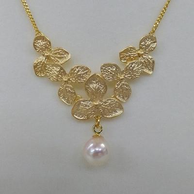 ふるさと納税 鳥羽市 伊勢志摩あこや本真珠ネックレスあじさい(5つ花びら)G 15-11 |  | 01