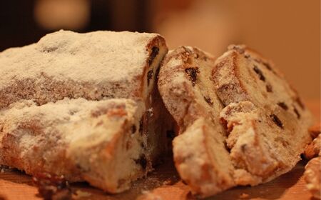 パン･アトリエ クレッセントのクリスマス菓子「シュトレン」 | 茨城県 龍ケ崎市 パン 菓子 スイーツ 焼き菓子 ドイツ 伝統菓子 おやつ ケーキ シュトーレン シュトレン ドライフルーツ クリスマス
