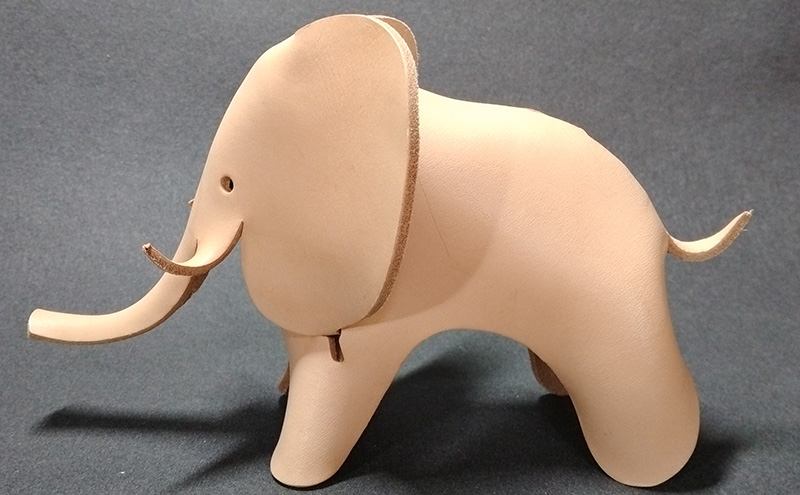 ヌメ革でつくるゾウ　オブジェ インテリア 革製品 牛革 ヌメ革 天然素材 レザークラフト 象 ハンドメイド 手作り おもちゃ プレゼント 贈り物 姫路産