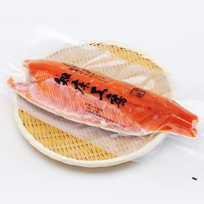 ふるさと納税 斜里町 サクラマス 半身フィレ 1枚(600g) 知床斜里産 桜鱒 好きな厚さの切り身にどうぞ |  | 01