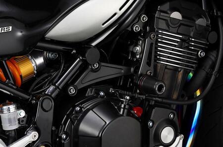 【AELLA】フレームスライダー　カワサキ Z900RS