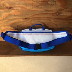 11-65BL　【SUWAプレミアム】FIRE HOSE PRODUCTS　ウエストバック　バイカラーブルー（パイピングカラー：青）／信州諏訪ガラスの里