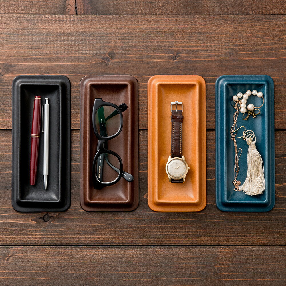 【ふるさと納税】colmレザートレイMサイズ　立体成型で作った本革製トレー 【選べる4カラー】 | レザートレイ 本革 小物入れ トレー 収納 ミニトレー コンパクト キートレイ 玄関 デスク 眼鏡 時計 キャッシュトレイ 文房具 鍵置き おしゃれ 革製品 人気 おすすめ 送料無料