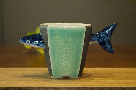 ＜サメカップ＞(1個)珈琲・お茶・焼酎などお楽しみください！【A-0405-sr】【紫麓窯】