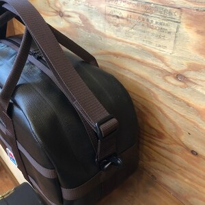 11-62BR　【SUWAプレミアム】FIRE HOSE PRODUCTS　ボストンバック　ブラック（L）（パイピングカラー：茶）／バッグ ブラック メンズ ボストン 旅行 鞄 カバン 信州 諏訪