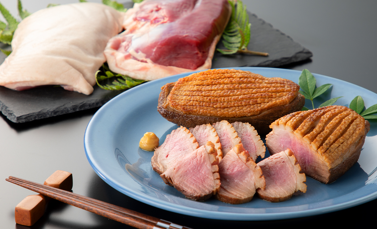 【A-247】株式会社グッドワン　近江鴨ロース（ステーキカット）×4枚（1枚：約350〜400g）【高島屋選定品】