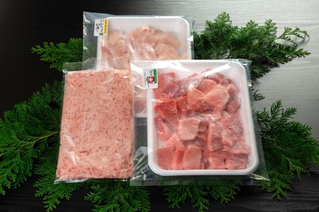 a15-366　マグロ三種盛！バチ・ビンチョウ・タタキセットＡ