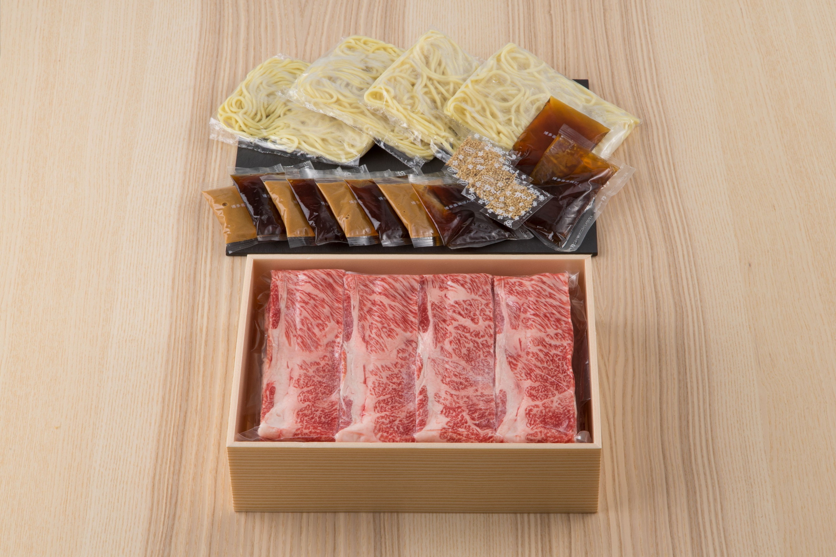 伊万里牛牛しゃぶ 300g 2人前 だし ぽん酢 ごまダレ ちゃんぽん麺 セット 158-J2160
