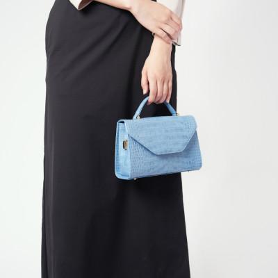 ふるさと納税 御代田町 【濱野皮革工藝のバッグ】プティ・フォルムクロコUNO(スカイブルー×ゴールド) |  | 03