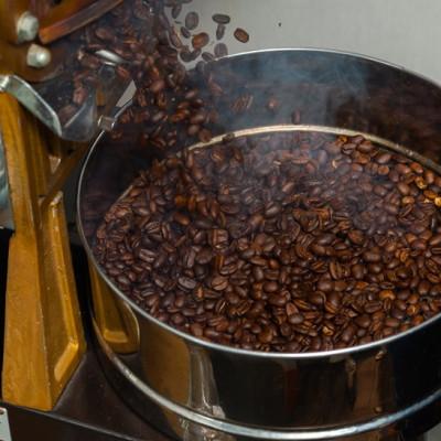 ふるさと納税 松山市 【毎月定期便】コーヒー「深煎りマンデリン200g(豆のまま)」坊っちゃん珈琲 自家焙煎　全6回 |  | 01