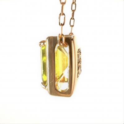 ふるさと納税 甲府市 K18YG ペリドット&ダイヤ リバーシブルペンダント 角 |  | 01