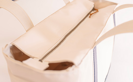 テントの加工技術を生かしたトートバッグ「ハルチ」