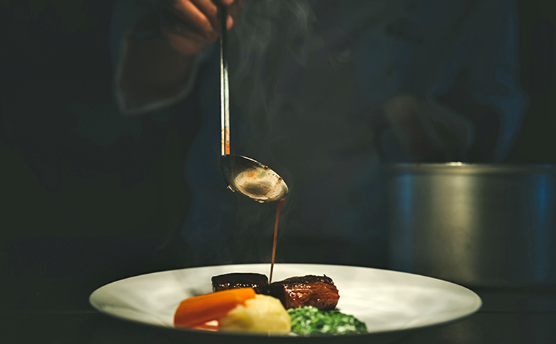 【旧網干銀行　湊倶楽部】　姫路和牛ブラウンシチュー　洋食 惣菜 湯煎 謹製 黒毛和牛 ビーフシチュー 簡単 冷凍