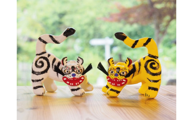 【ふるさと納税】腰高とら（こしだかとら）Sサイズ 白色 伝統工芸品 張り子 干支 寅年 手づくり 縁起物 魔除け おしゃれ  置物 インテリア おもちゃ