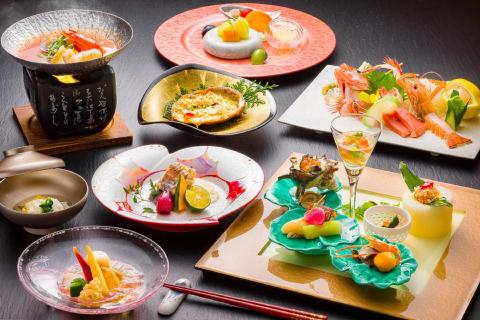 粋松亭 宿泊券 2名様１室 （ 一般客室14.5帖+広縁・1泊 2食 付き）　E-24