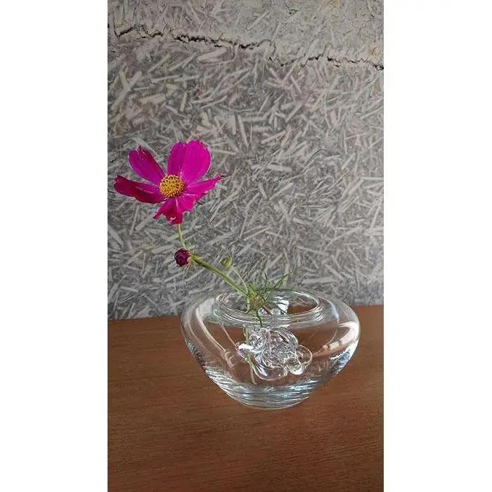 水たまりの花器（ガラスの花どめ付き）