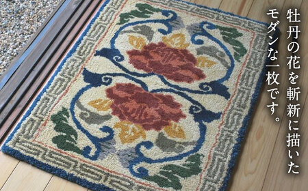 【手刺繍】連牡丹（灰地緑） 約60×90cm / 鍋島緞通 [41AAAM022]