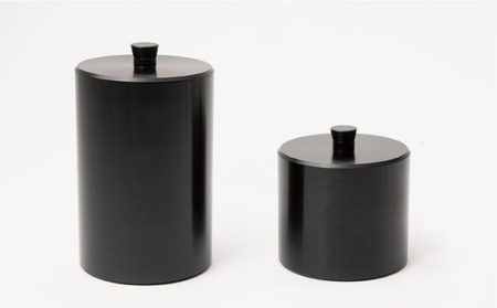 茶筒 キャニスター canister-S half 黒 密閉容器 アルマイト加工商品 日本製 キッチン用品 キッチングッズ 職人 技巧 開閉 和風 洋風 お茶 茶葉 お茶っぱ コーヒー 豆 粉 収納 