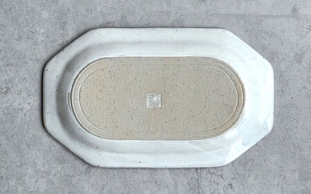 【瀬戸焼】 21.5cm プレート 八角中皿 粉引りんご 2枚 【カネ三商店】 / 食器 皿 プレート ギフト / 瀬戸市[BBDD093]