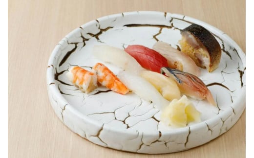 
【二條 葵月】【昼】鮨ランチコースお食事券2名様分（ぐるなびセレクション）
