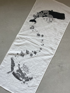 かめいち堂 やわらかハンドタオル クジラ 綿100％ ガーゼタオル ハンドタオル タオル フェイスタオル 泉州タオル ふわふわ 薄手 泉州 動物 生き物 雑貨 おしゃれ かわいい ギフト プレゼント 