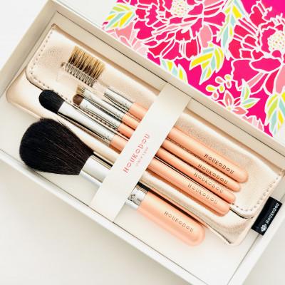 ふるさと納税 熊野町 熊野化粧筆　萌人気5本セット&ケース　熊野筆ほうこどう |  | 01