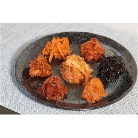 【ふるなびWEEK対象】本場韓国の味!全て手作り本格イカキムチ　計390g(130g×3パック)【配送不可地域：離島】【1467713】