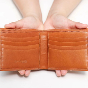  革 ヌメ革 財布 「本革 二つ折り財布(小銭入れなし)」 革製品 選べる4色 おしゃれ オシャレ ギフト お祝い 薄い 軽い 軽量 レザー コンパクト サイフ 職人 ファッション 紳士 メンズ レデ