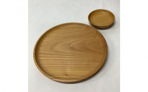 
            【木の器】7寸パン皿×1枚、3寸豆皿×1枚
          