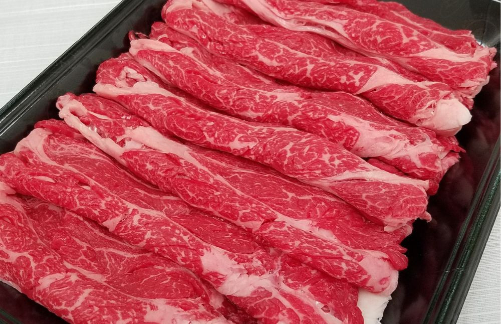 
【20周年記念】甲州ワインビーフカタロース薄切り500g＋100g 肉 牛肉 甲州ワインビーフ 山梨県 高級 ジューシー とろける 旨味 赤身 カタロース ロース 肩ロース 薄切り すき焼き 焼肉 山梨県 甲斐市 A-62
