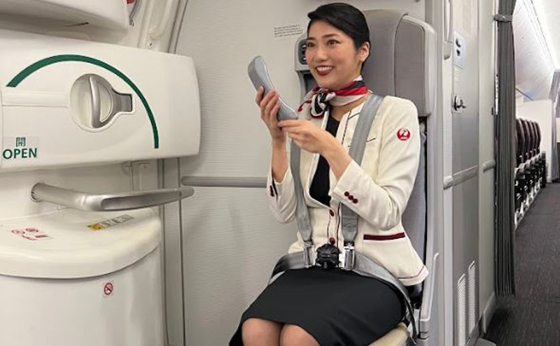 飛行機 【2月21日(土)開催】JAL 客室乗務員 体験プログラム 1名様 体験チケット 食事