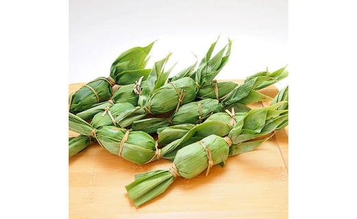 
            【越後が産んだ郷土の名産】笹団子（55ｇ×10個）
          