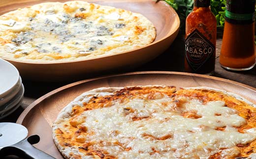 北海道産窯焼き冷凍ピザ 4枚セット 「宝醇なトマトソースの軌跡＆至神のゴールディチーズ」 冷凍ピザ ピッツァ PIZZA チーズ 小麦 本格 マルゲリータ クワトロフォルマッジ ギフト プレゼント 釧路 北海道 F4F-8546