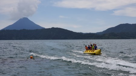 【池田湖でアクティビティ体験】バナナボート 15分間ペアチケット(えぷろんはうす池田/A-184)