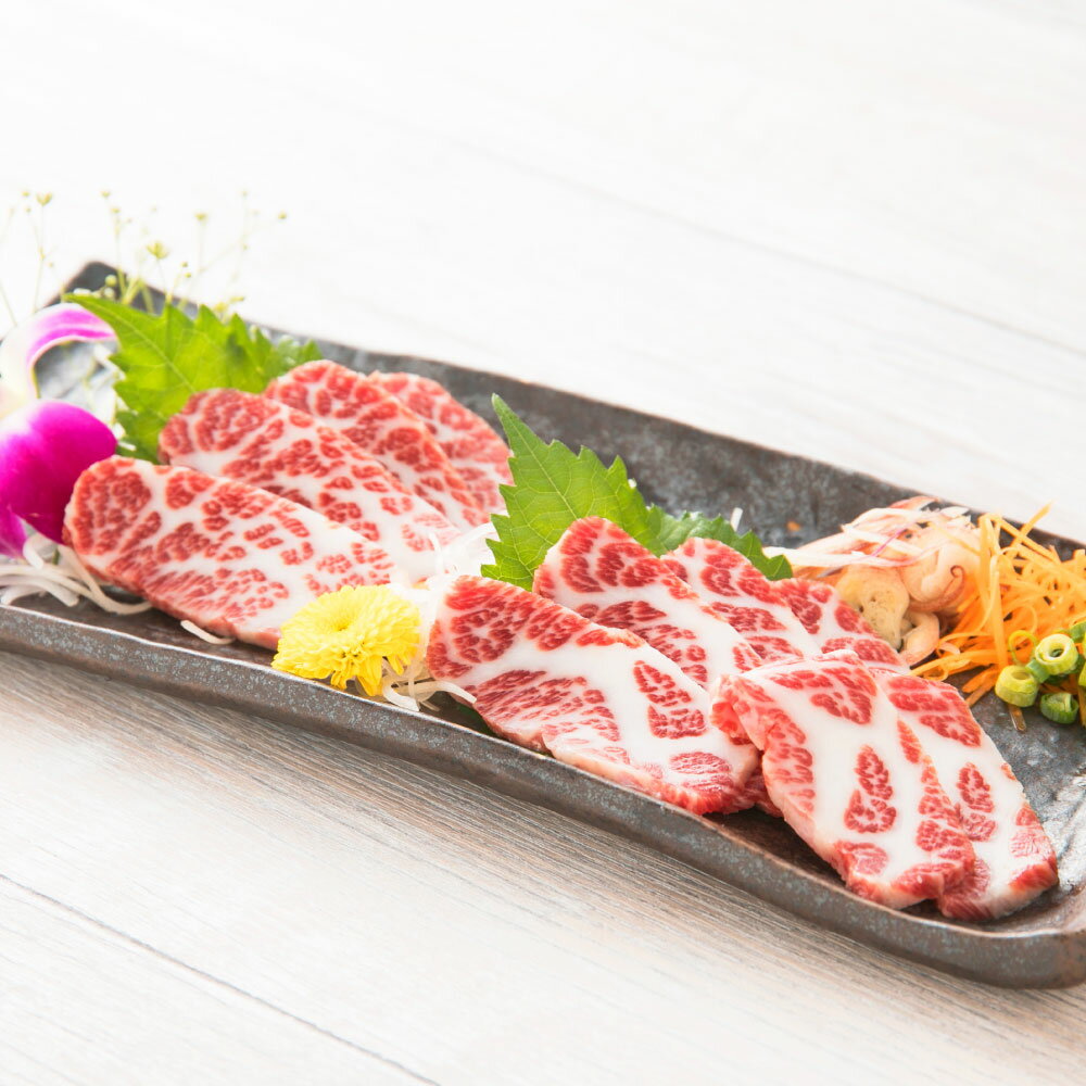 【ふるさと納税】【桜屋】大トロ 中トロ 馬刺し 2種 食べ比べ セット 計600g（各300g×2） 専用醤油付き：150ml×1本 馬肉 お肉 馬刺 霜降り 赤身 希少部位 しょうゆ 冷凍 熊本県 熊本市 送料無料