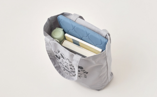 [磯 優子 / Yuko Iso] オリジナルデザイン キャンバストートバック（約37cmx 36cm x 11cmのマチ付き）×1コ | オリジナル デザイン おしゃれ かわいい シンプル バッグ 