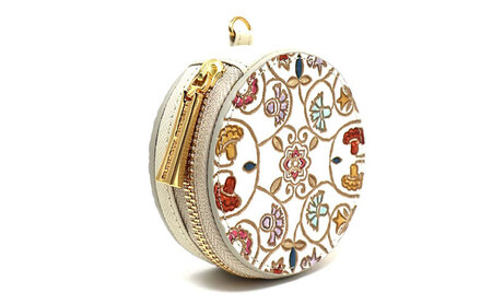 【文庫屋大関】マカロンポーチ 金唐小花【皮革工芸品】 ポーチ ミニポーチ 小物入れ アクセサリー入れ イヤホン入れ 収納 保管ケース 手のひらサイズ  本革 革 皮革 工芸品 工芸 雑貨 ギフト プレ