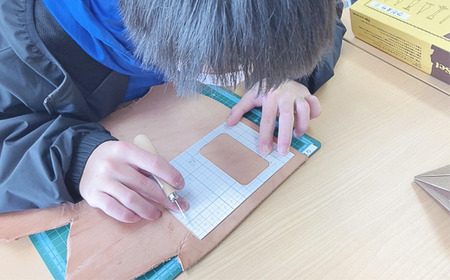 キーリング 黄 【いわてひだまり農園】／ 黄色 革 革製品 手作り 障がい者 支援 施設 手作業 イタリアンレザー レザー 牛ショルダー 牛革 おしゃれ シュリンク加工 シンプル アクセサリー プレゼ