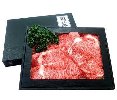 近江牛肩ロースすき焼き・しゃぶしゃぶ用1ｋｇ（贈答用黒箱）　F-G02　いろは精肉店