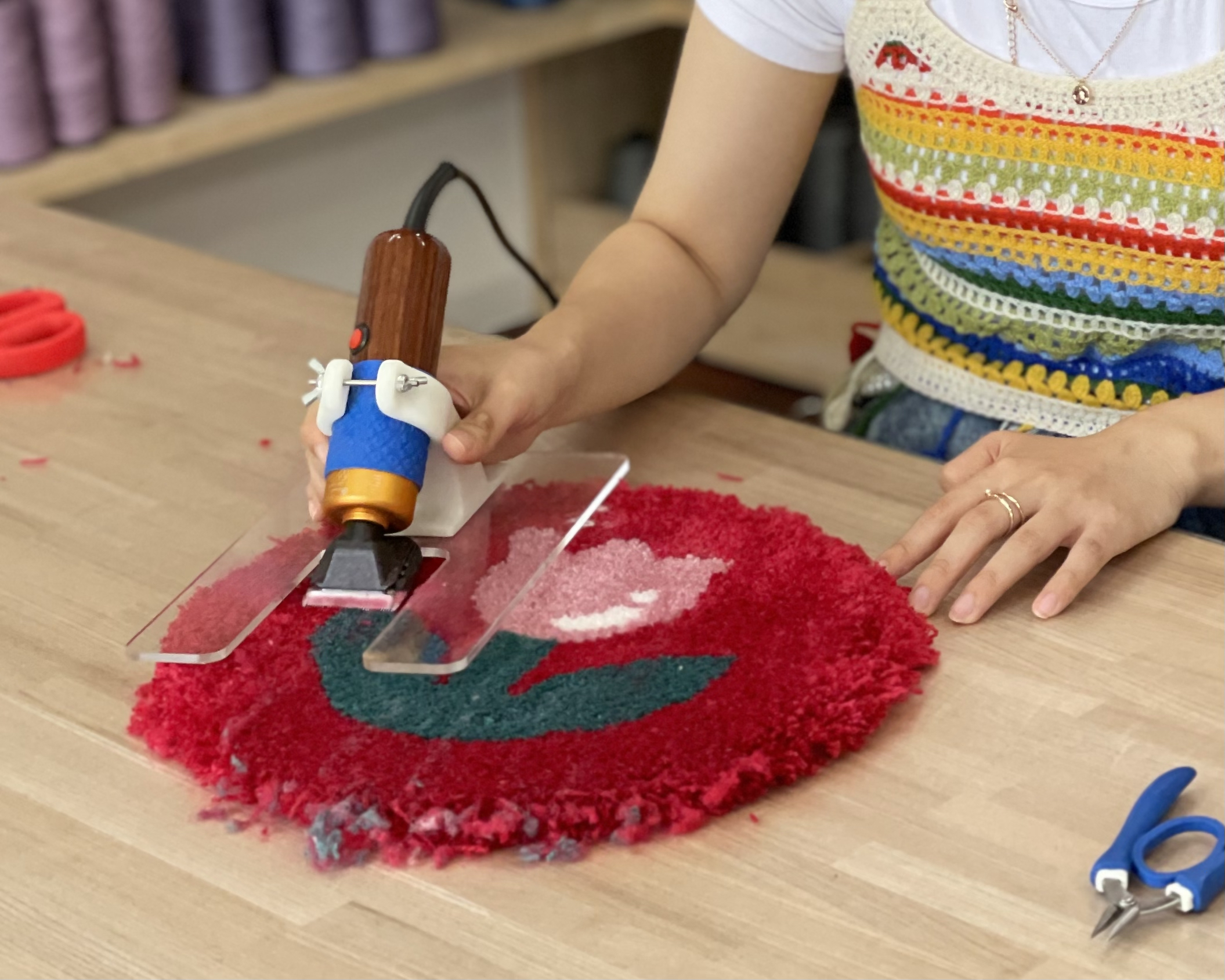 【体験】SORATOBU tufting studio 当日持ち帰り！チェアラグワークショップ（φ30cm）