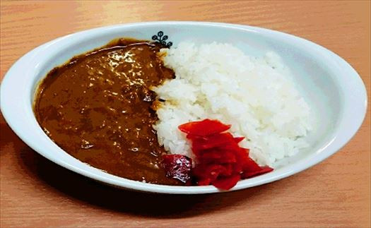 玉ねぎの甘みが感じられる、お子様からご年配の方まで人気のカレー♪