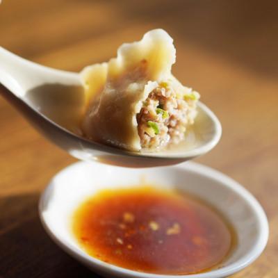 ふるさと納税 白老町 北海道白老町　だぶだぶの肉汁をすすりたくなる餃子　40個(20個入×2P)