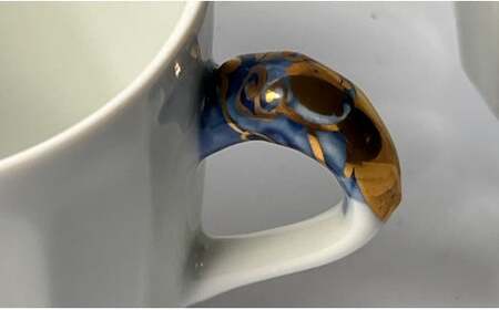 A25-478 有田焼 ギャラリー花伝 白磁金彩エンタシス 饕餮文 ( とうてつもん ) 把手付 ペアマグカップ ティータイム