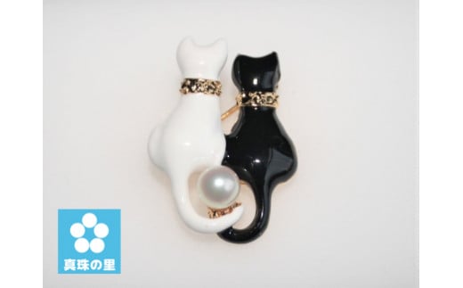 【ふるさと納税】 真珠 パール ブローチ アクセサリー 猫 三重県 伊勢 志摩 志摩市 伊勢志摩 プレゼント 人気 クリスマス バレンタイン ホワイトデー 結婚式 カジュアル シンプル / 真珠の里　かわいい2匹の白黒の猫ブローチ*