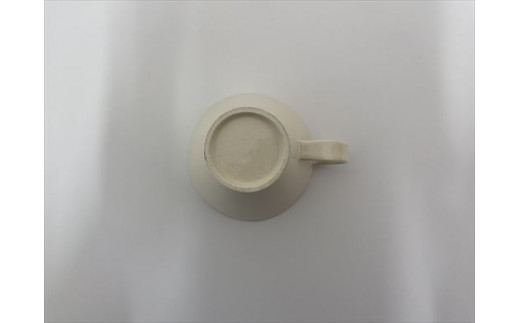 器の使い方はマグカップとしてはもちろん、
デザート入れ、小鉢にも。 
使い方はいろいろ。お楽しみいただけます。