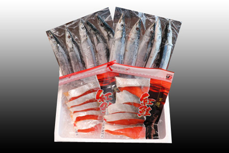 甘塩紅鮭5切×2P、生さんま5尾×2P A-30017【12月20日決済分まで年内配送】