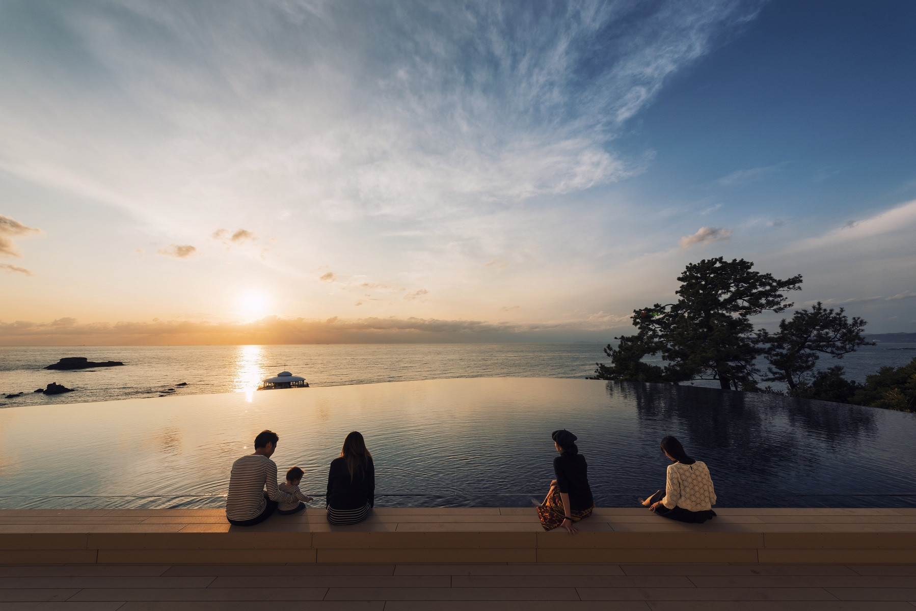 ［SHIRAHAMA KEY TERRACE ホテルシーモア］ペア日帰り入浴券 昼食《ビュッフェ》+ 白浜海中展望塔入場付