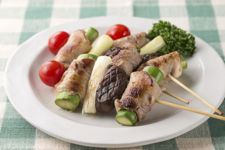 黒岩豚太  豚肉 バラ 1.2kg 300g × 4 セット 小分け 真空パック　（くろいわ産地直売所）国内産 岩手県産 しゃぶしゃぶ 生姜焼き 鍋 栄養豊富 ビタミンB 四元豚 希少豚 お米育ち豚 